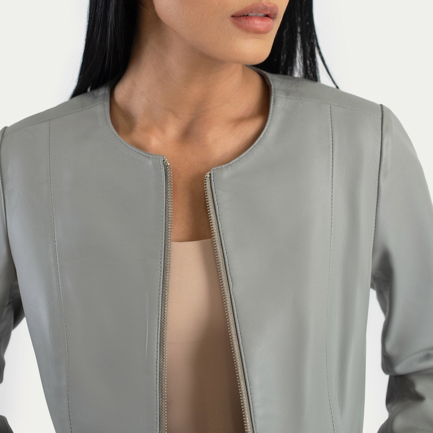Zoomed in view of the two functional exterior welt pockets seamlessly integrated into the front panels.