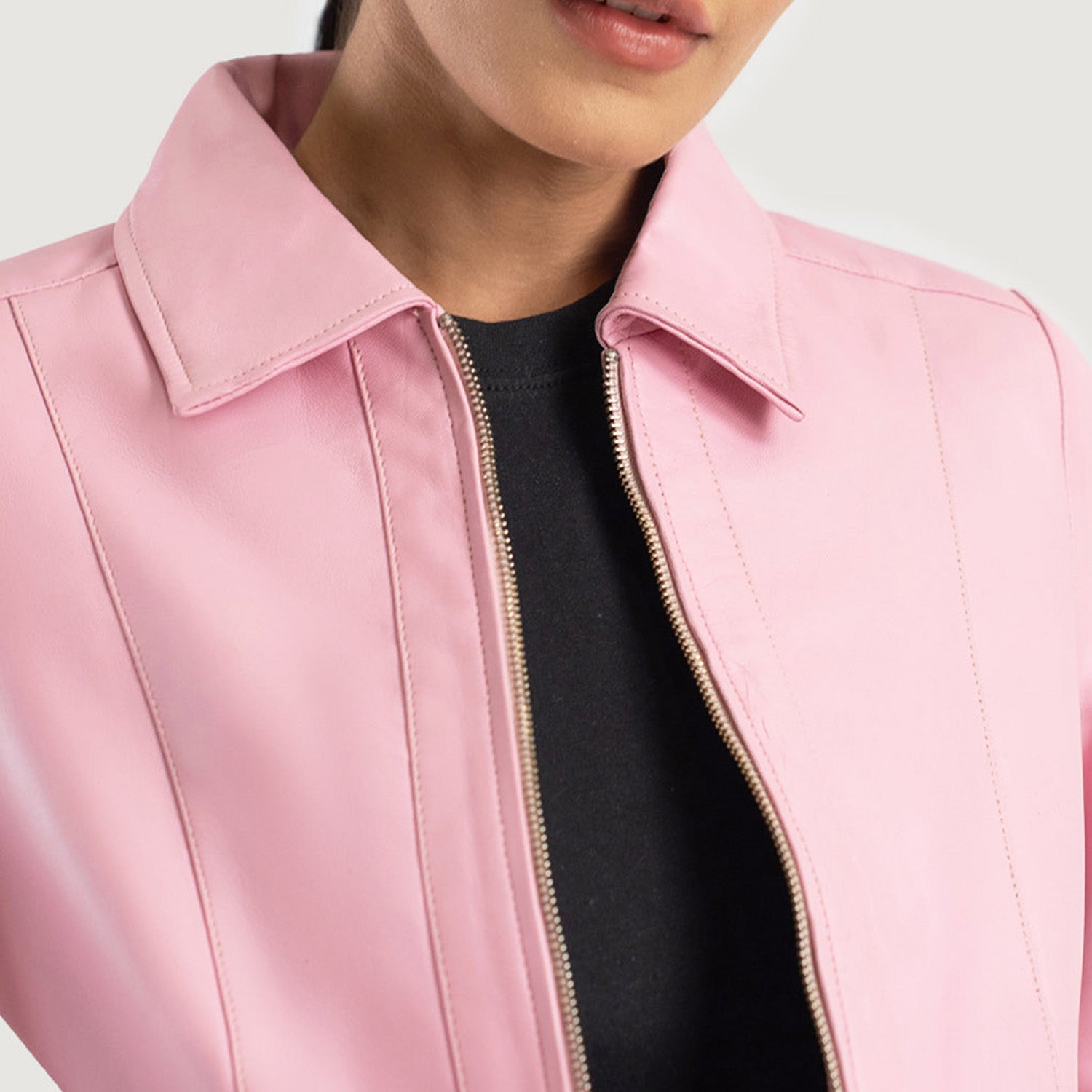 Zoomed in view of the two functional exterior welt pockets neatly stitched into the front panels.